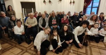 SCHOLA Z&nbsp;JESIONKI