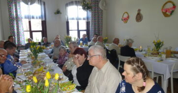 ŚNIADANIE PRZY ŚWIĘCONYM